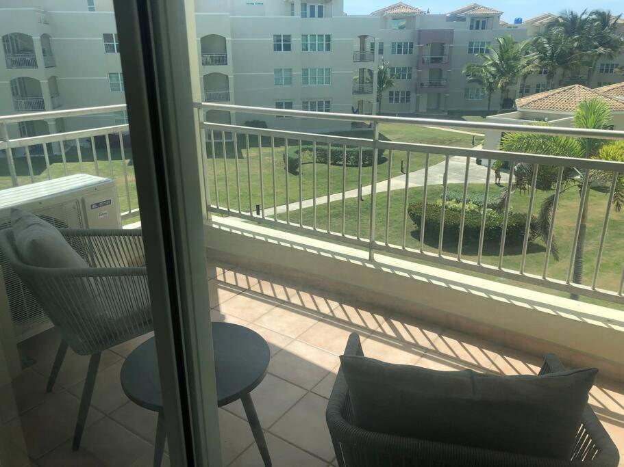 Haudimar Ph Beachfront Apt 4Br/3Bath Isabela Extérieur photo