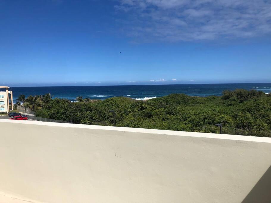 Haudimar Ph Beachfront Apt 4Br/3Bath Isabela Extérieur photo